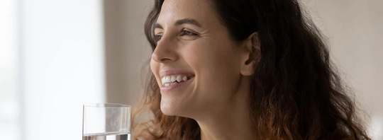 Comment bien rester hydraté en été : protéger sa peau et son organisme pendant la canicule